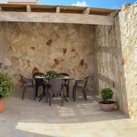 Ferienwohnung L'Essenziale Porto Torres Exterior foto