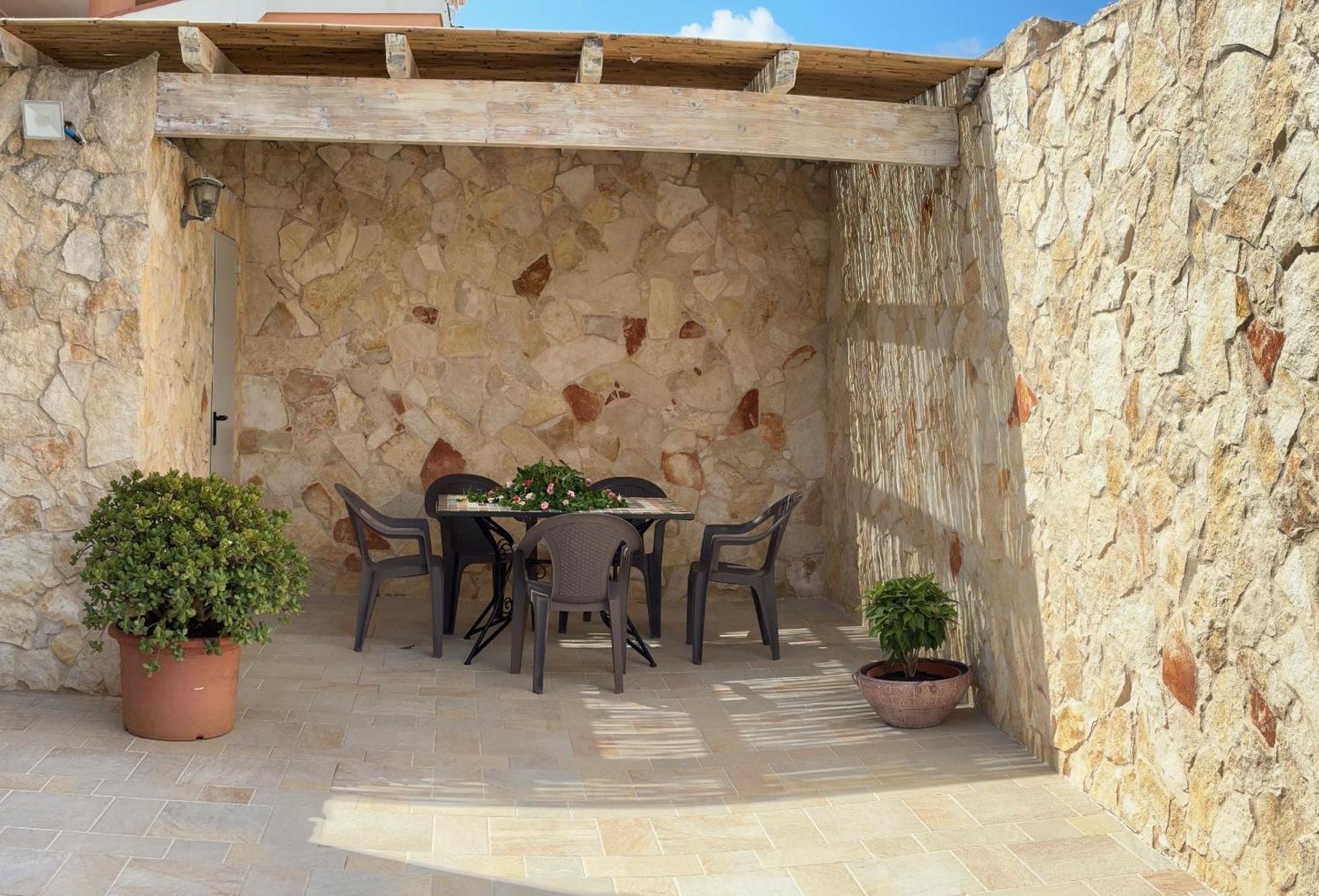 Ferienwohnung L'Essenziale Porto Torres Exterior foto